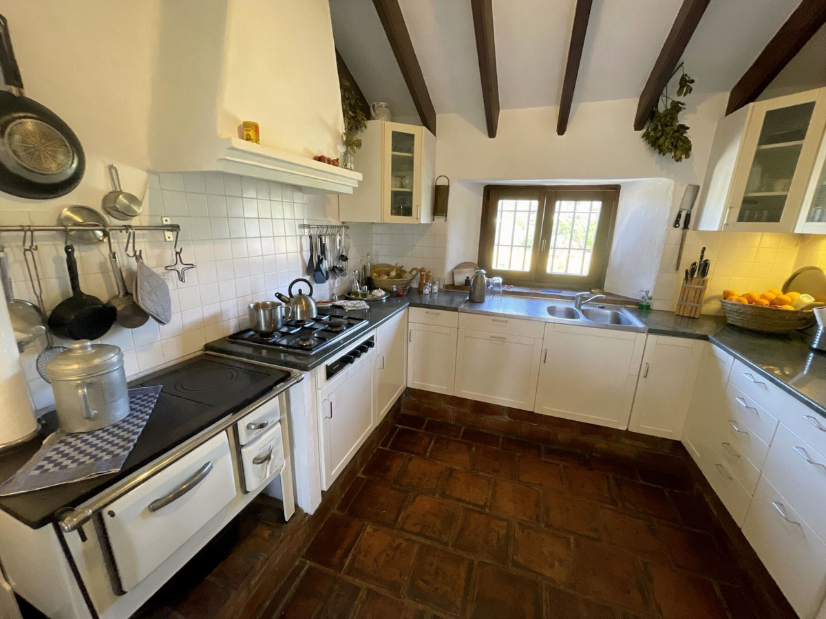 5 Bed Townhouse for sale in Villanueva De La Concepcion Costa Del Sol, Málaga, Spain