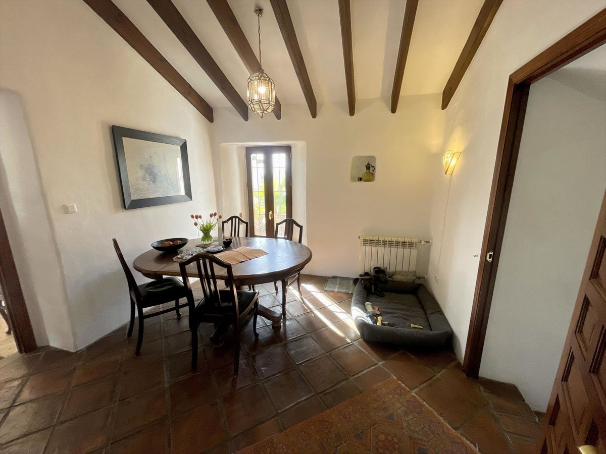 5 Bed Townhouse for sale in Villanueva De La Concepcion Costa Del Sol, Málaga, Spain