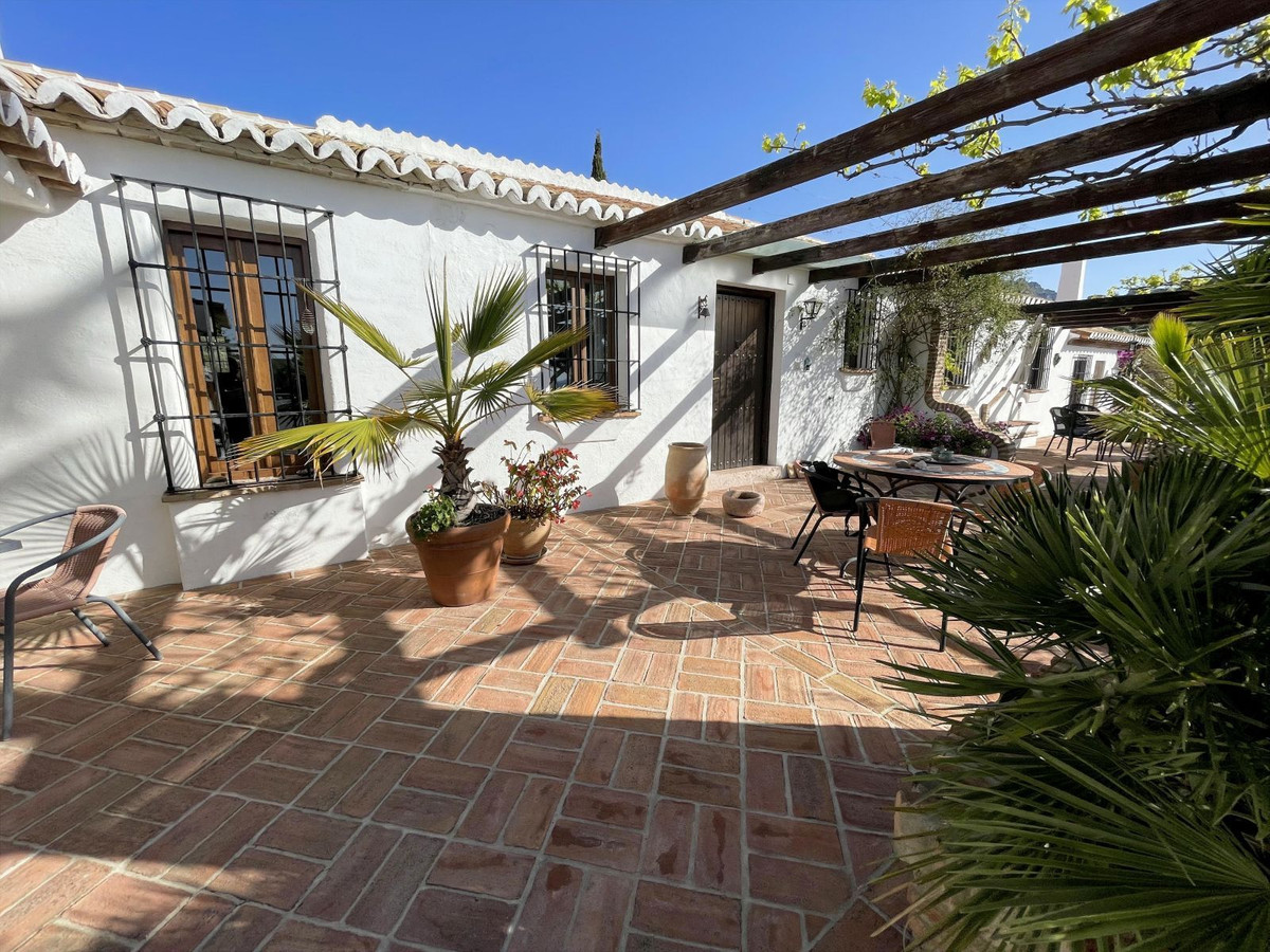 5 Bed Townhouse for sale in Villanueva De La Concepcion Costa Del Sol, Málaga, Spain