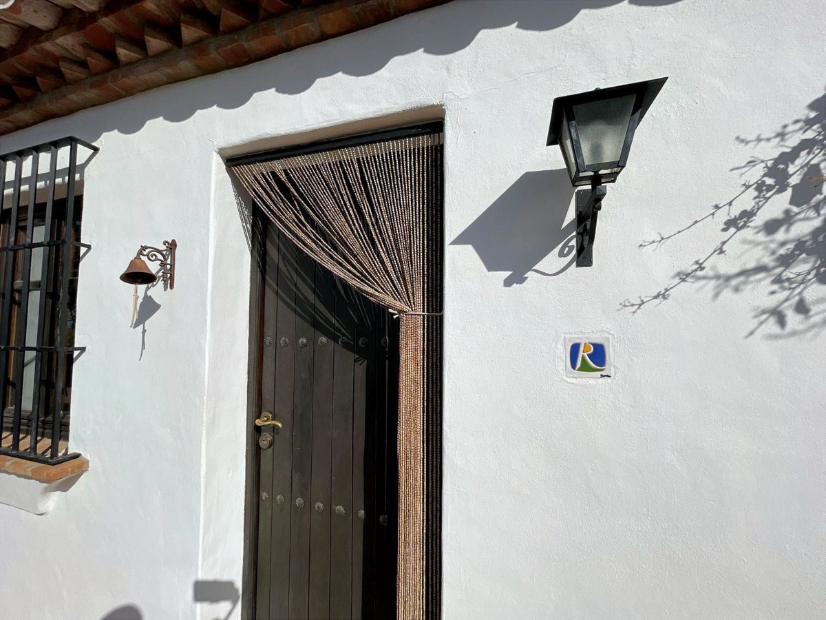 5 Bed Townhouse for sale in Villanueva De La Concepcion Costa Del Sol, Málaga, Spain