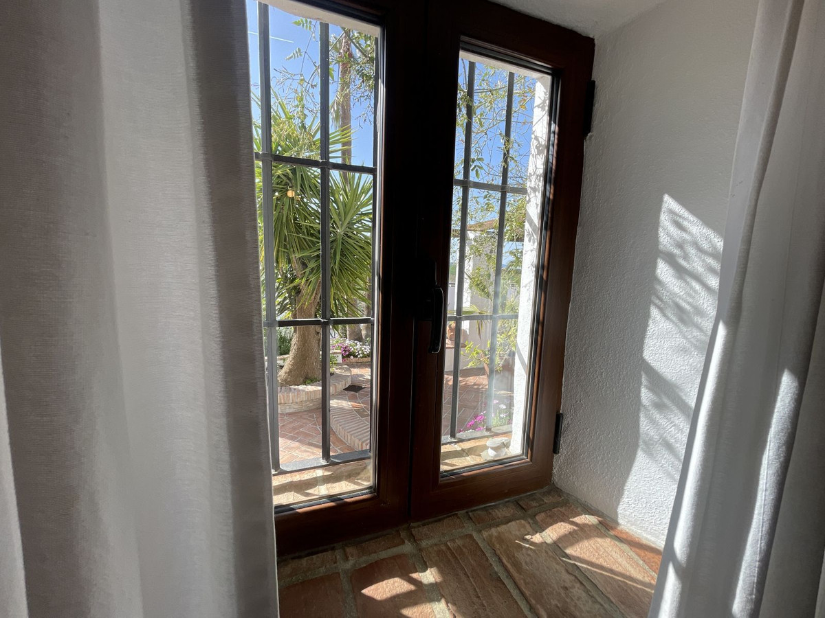 5 Bed Townhouse for sale in Villanueva De La Concepcion Costa Del Sol, Málaga, Spain