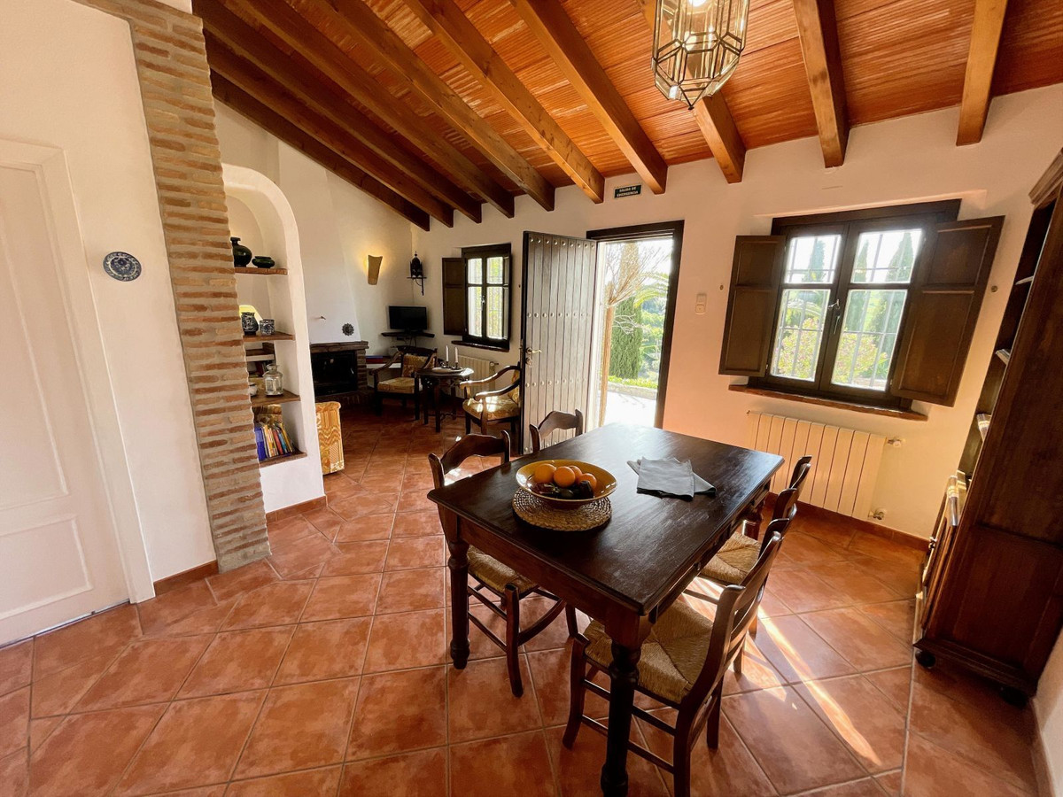 5 Bed Townhouse for sale in Villanueva De La Concepcion Costa Del Sol, Málaga, Spain