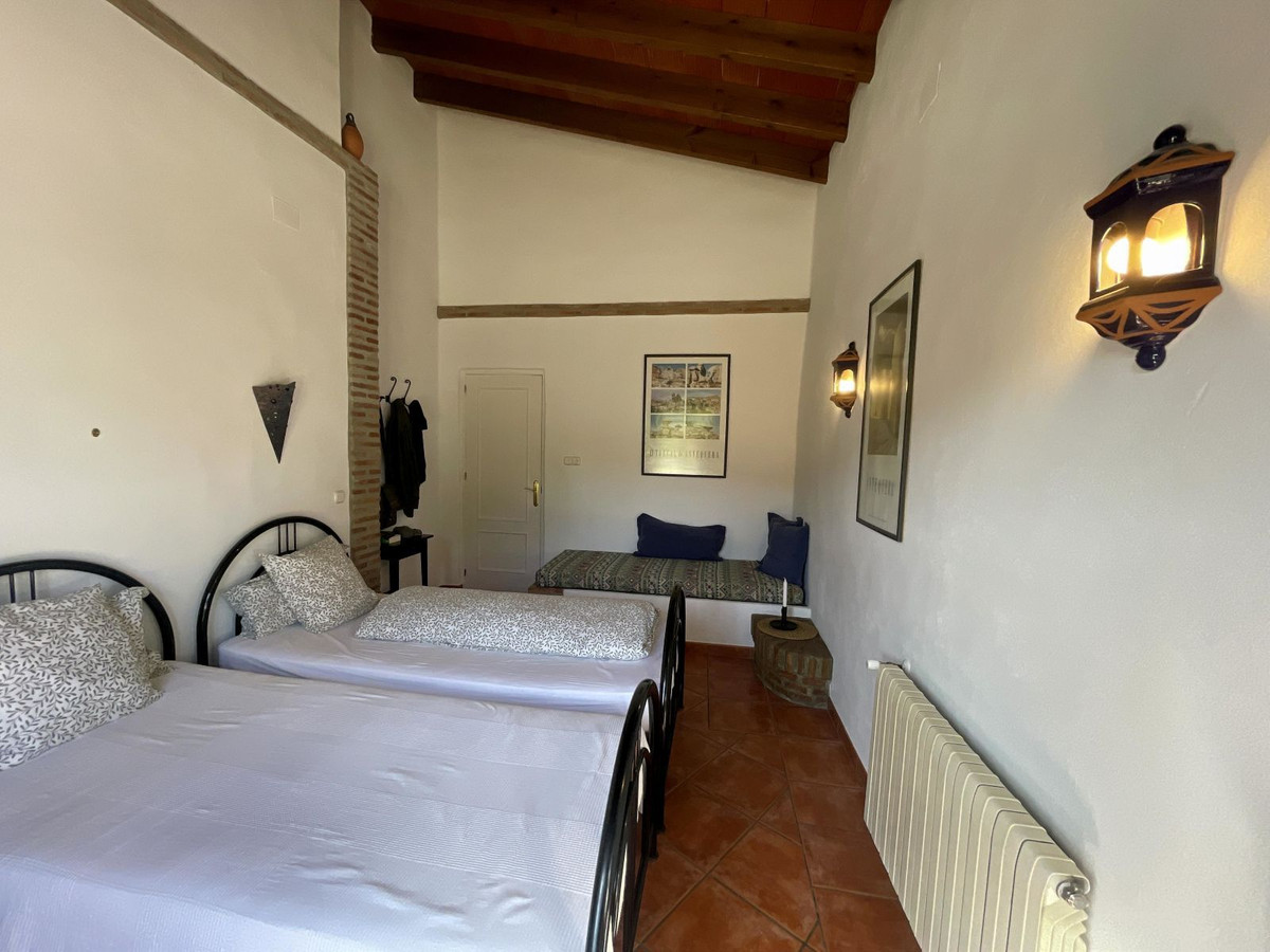 5 Bed Townhouse for sale in Villanueva De La Concepcion Costa Del Sol, Málaga, Spain