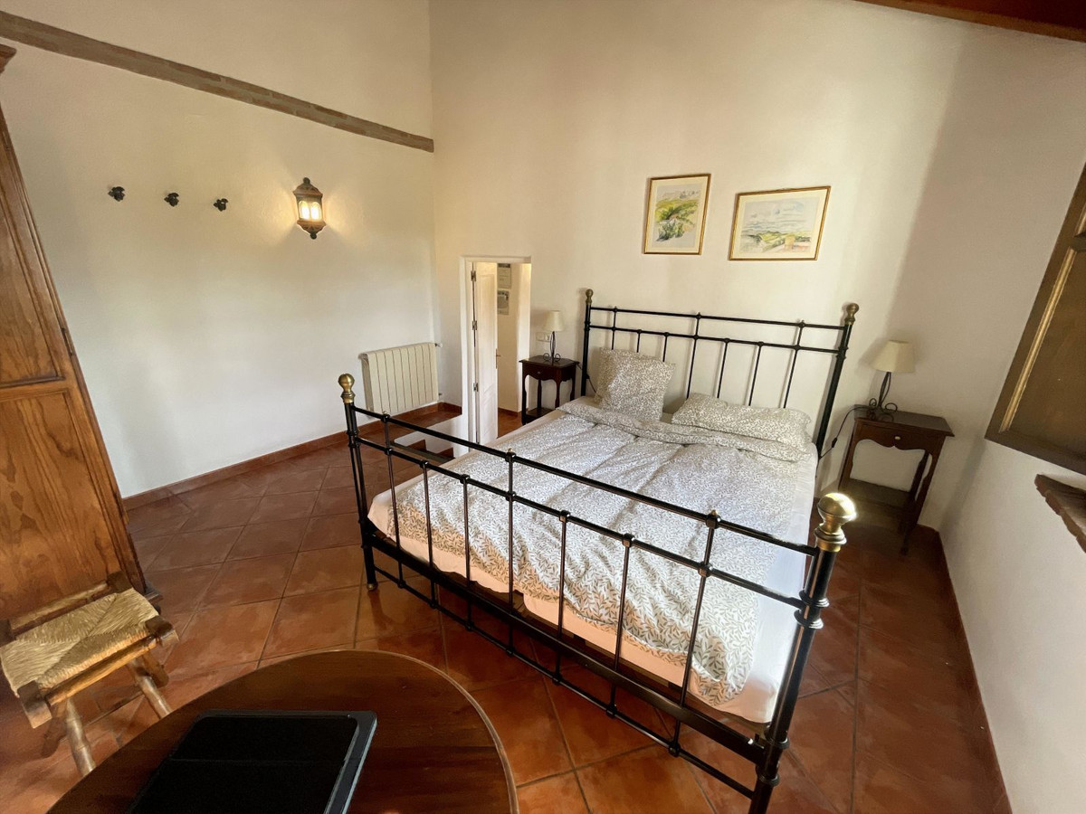 5 Bed Townhouse for sale in Villanueva De La Concepcion Costa Del Sol, Málaga, Spain