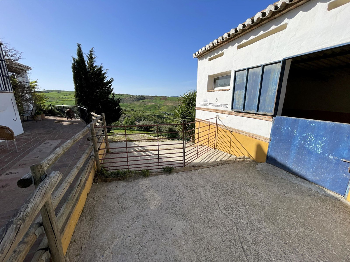5 Bed Townhouse for sale in Villanueva De La Concepcion Costa Del Sol, Málaga, Spain