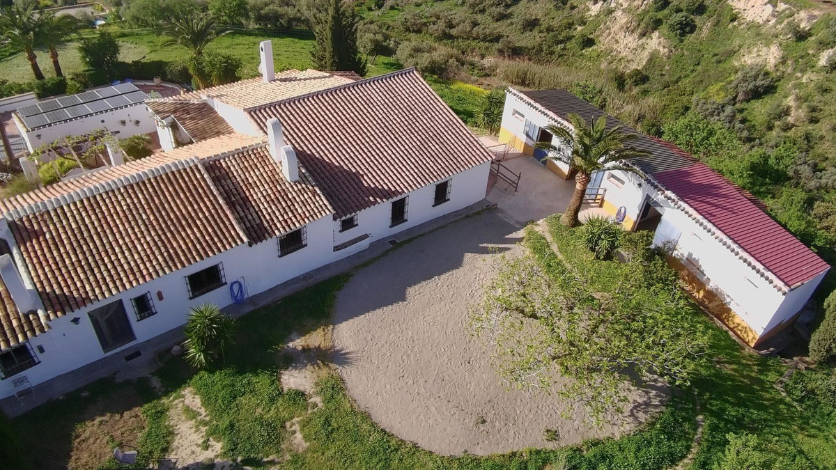 5 Bed Townhouse for sale in Villanueva De La Concepcion Costa Del Sol, Málaga, Spain