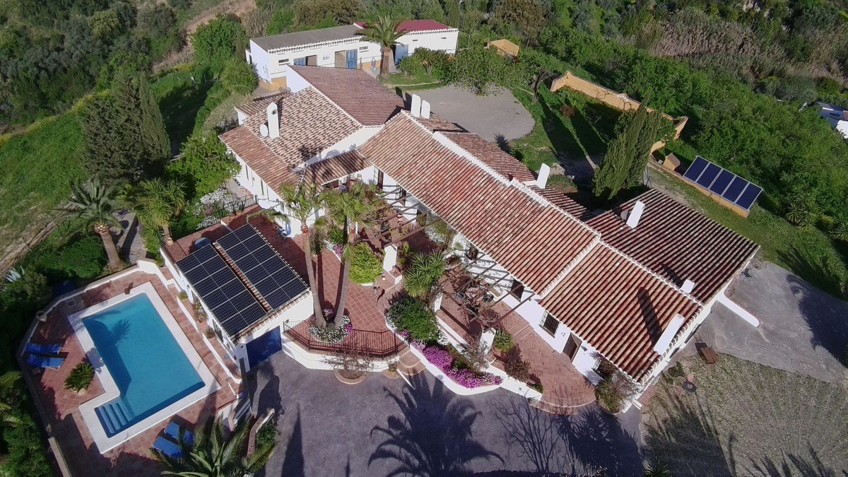 5 Bed Townhouse for sale in Villanueva De La Concepcion Costa Del Sol, Málaga, Spain