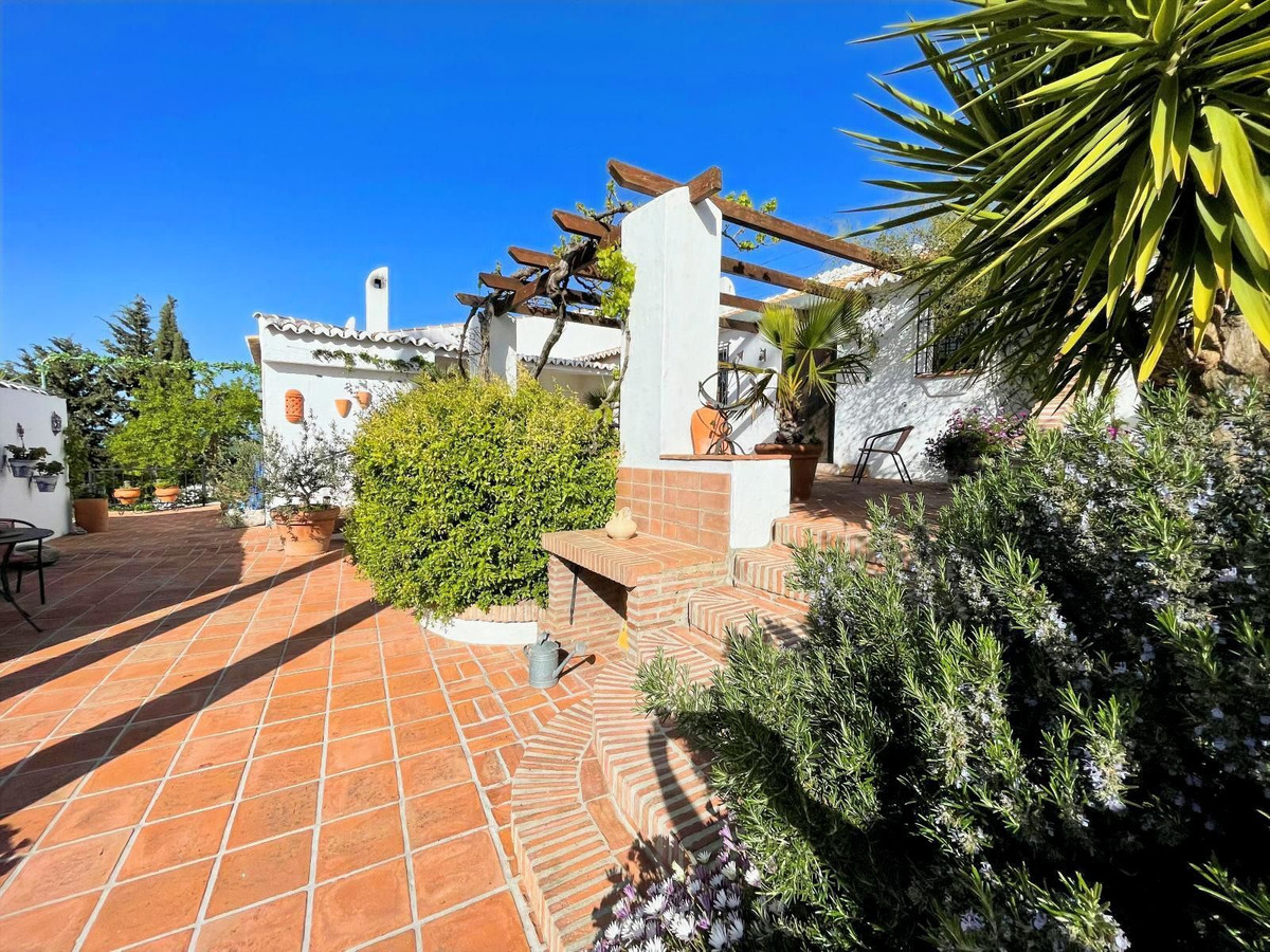 5 Bed Townhouse for sale in Villanueva De La Concepcion Costa Del Sol, Málaga, Spain