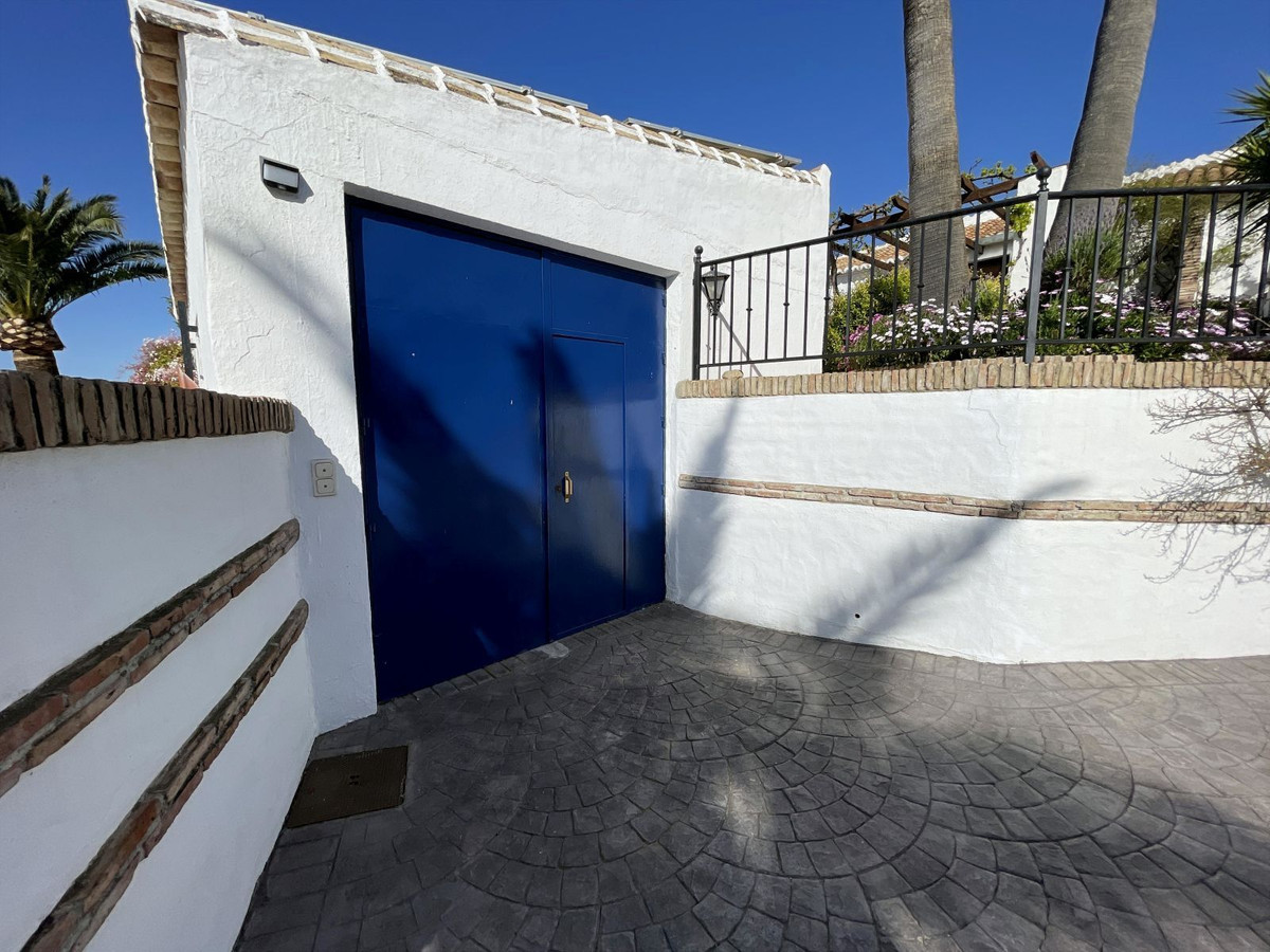 5 Bed Townhouse for sale in Villanueva De La Concepcion Costa Del Sol, Málaga, Spain
