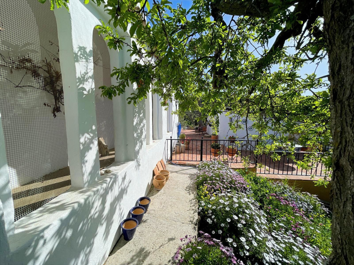 5 Bed Townhouse for sale in Villanueva De La Concepcion Costa Del Sol, Málaga, Spain