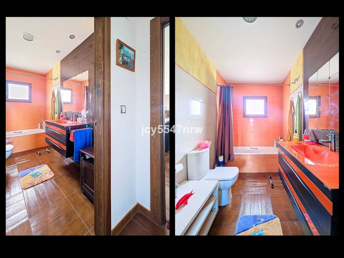 4 Bed Townhouse for sale in Pinoso Costa Blanca, Alicante, Spain