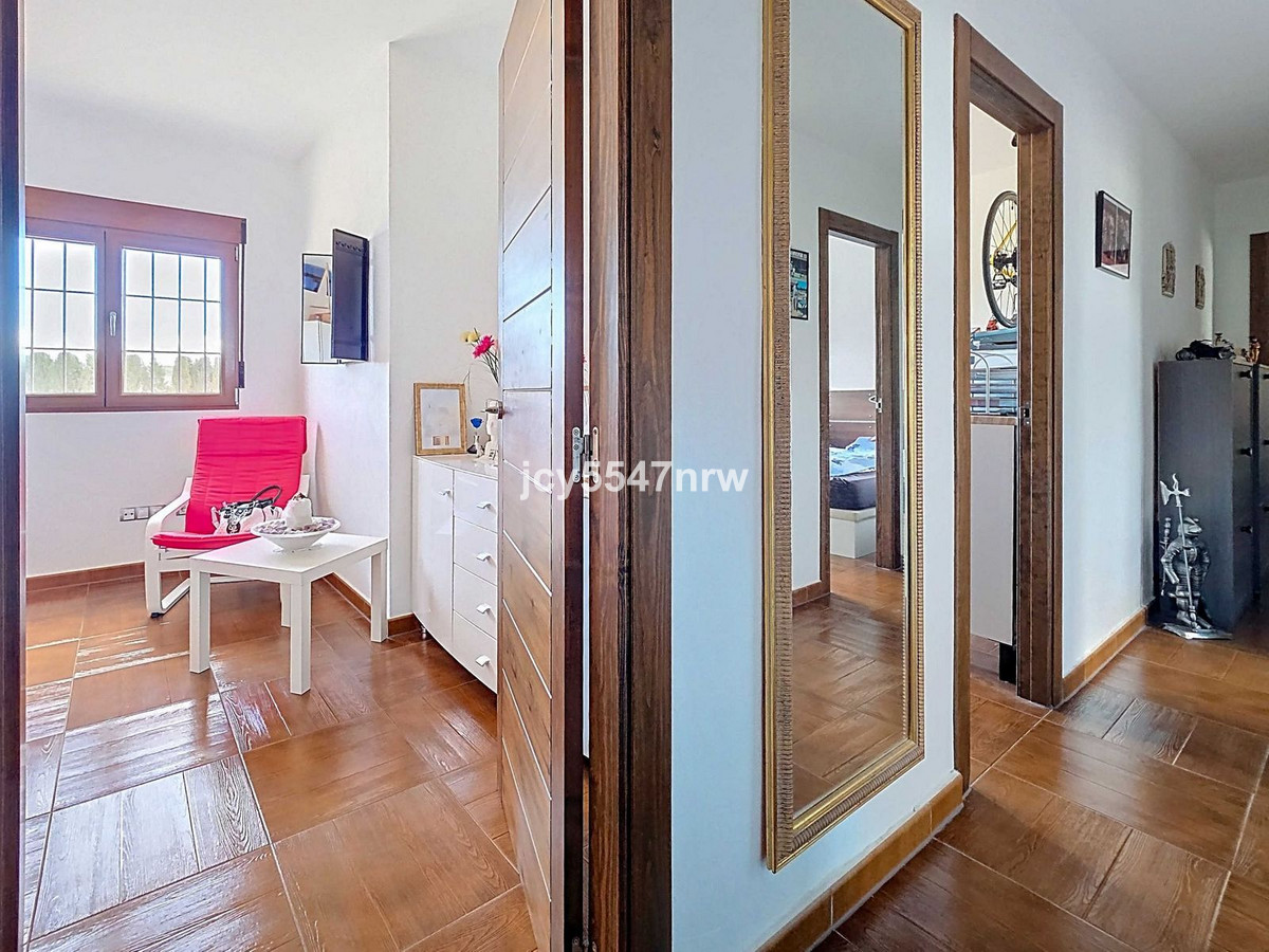 4 Bed Townhouse for sale in Pinoso Costa Blanca, Alicante, Spain