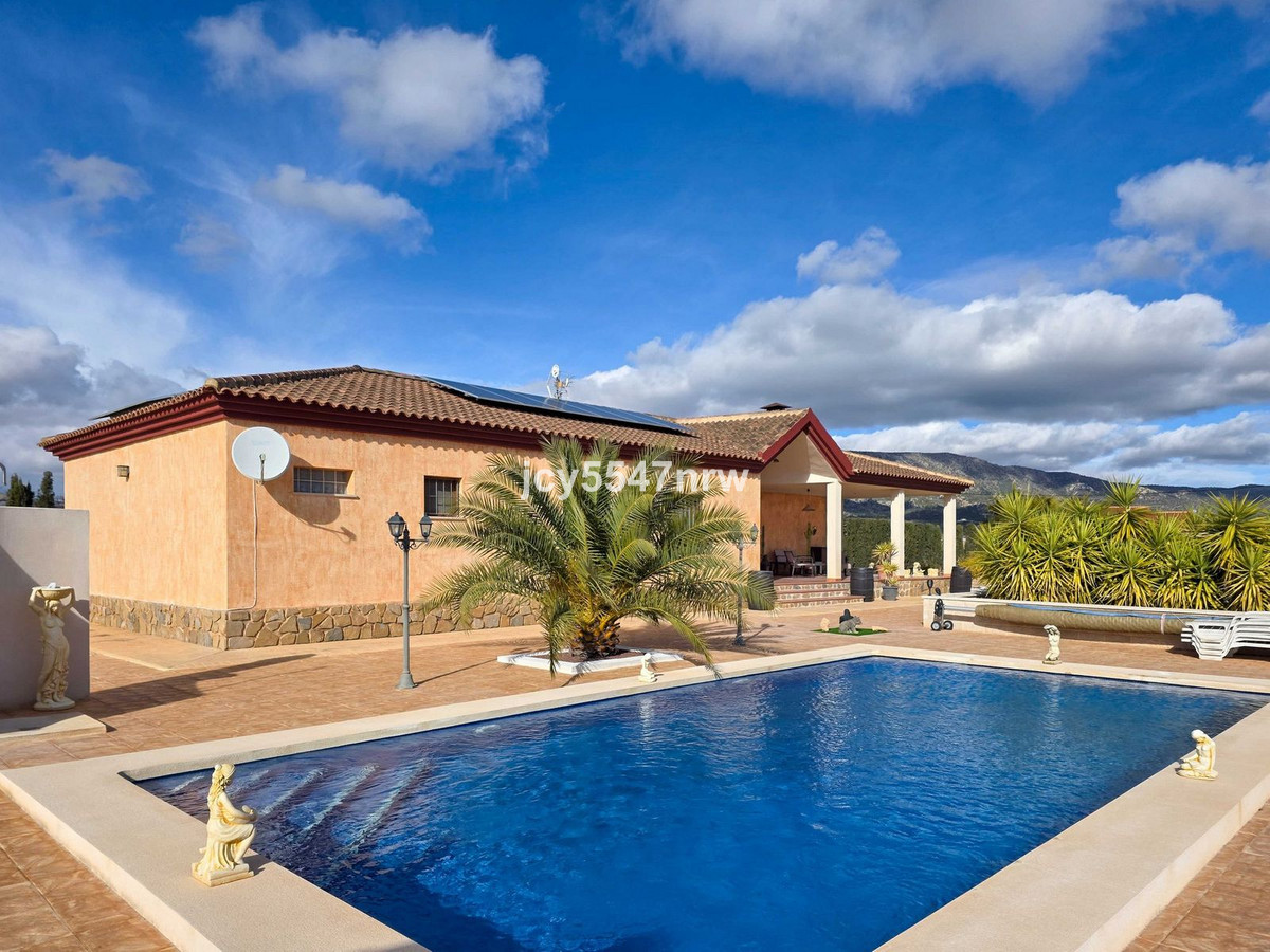 4 Bed Townhouse for sale in Pinoso Costa Blanca, Alicante, Spain