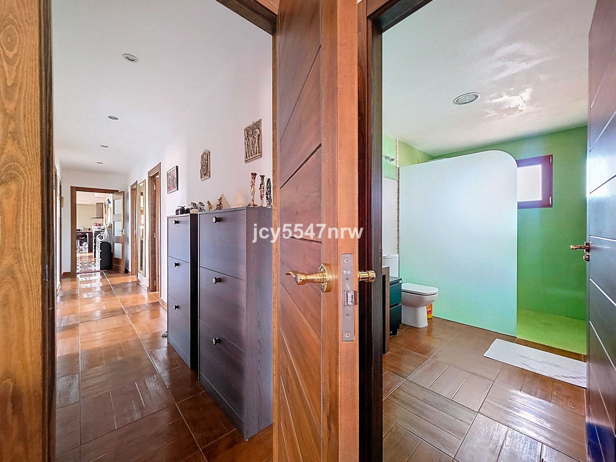 4 Bed Townhouse for sale in Pinoso Costa Blanca, Alicante, Spain