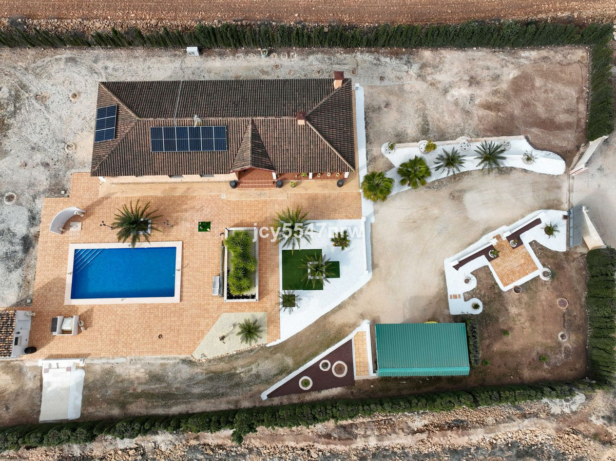 4 Bed Townhouse for sale in Pinoso Costa Blanca, Alicante, Spain
