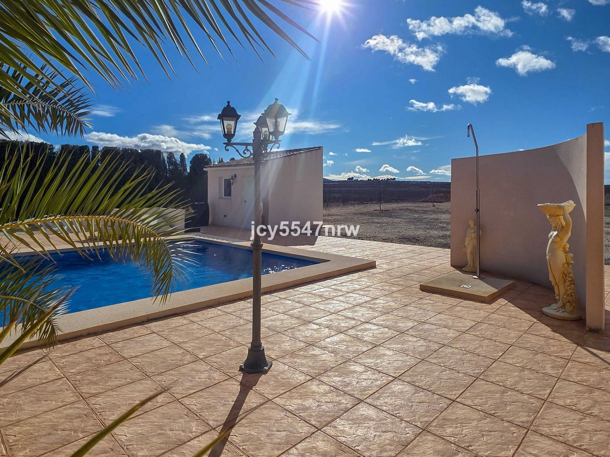 4 Bed Townhouse for sale in Pinoso Costa Blanca, Alicante, Spain