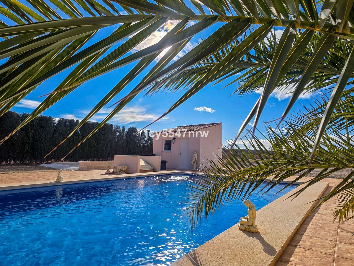 4 Bed Townhouse for sale in Pinoso Costa Blanca, Alicante, Spain