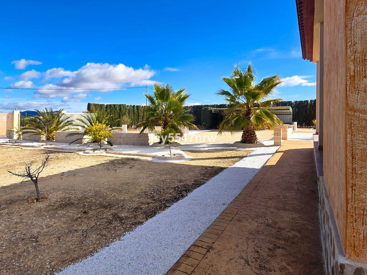 4 Bed Townhouse for sale in Pinoso Costa Blanca, Alicante, Spain
