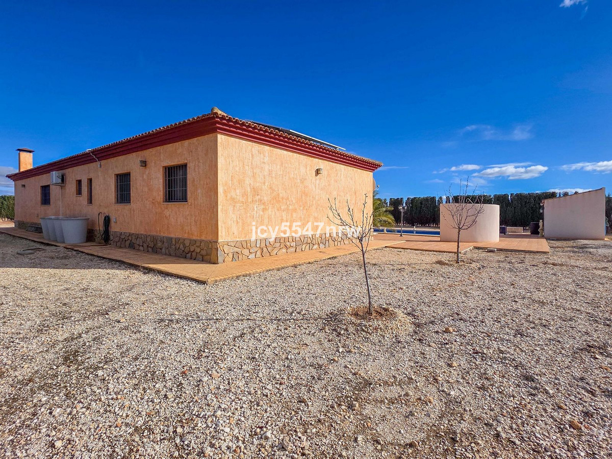 4 Bed Townhouse for sale in Pinoso Costa Blanca, Alicante, Spain