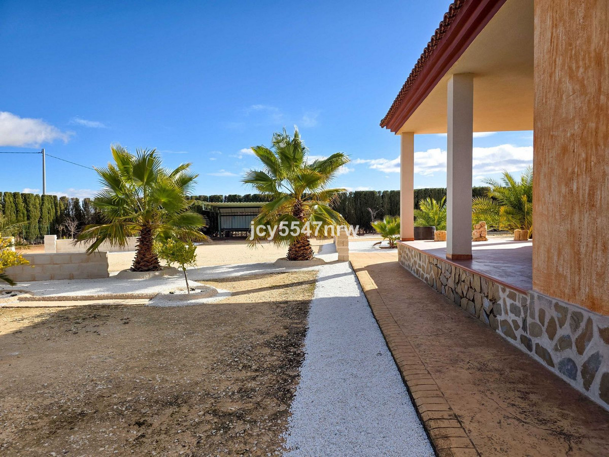 4 Bed Townhouse for sale in Pinoso Costa Blanca, Alicante, Spain