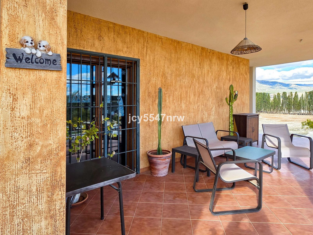 4 Bed Townhouse for sale in Pinoso Costa Blanca, Alicante, Spain