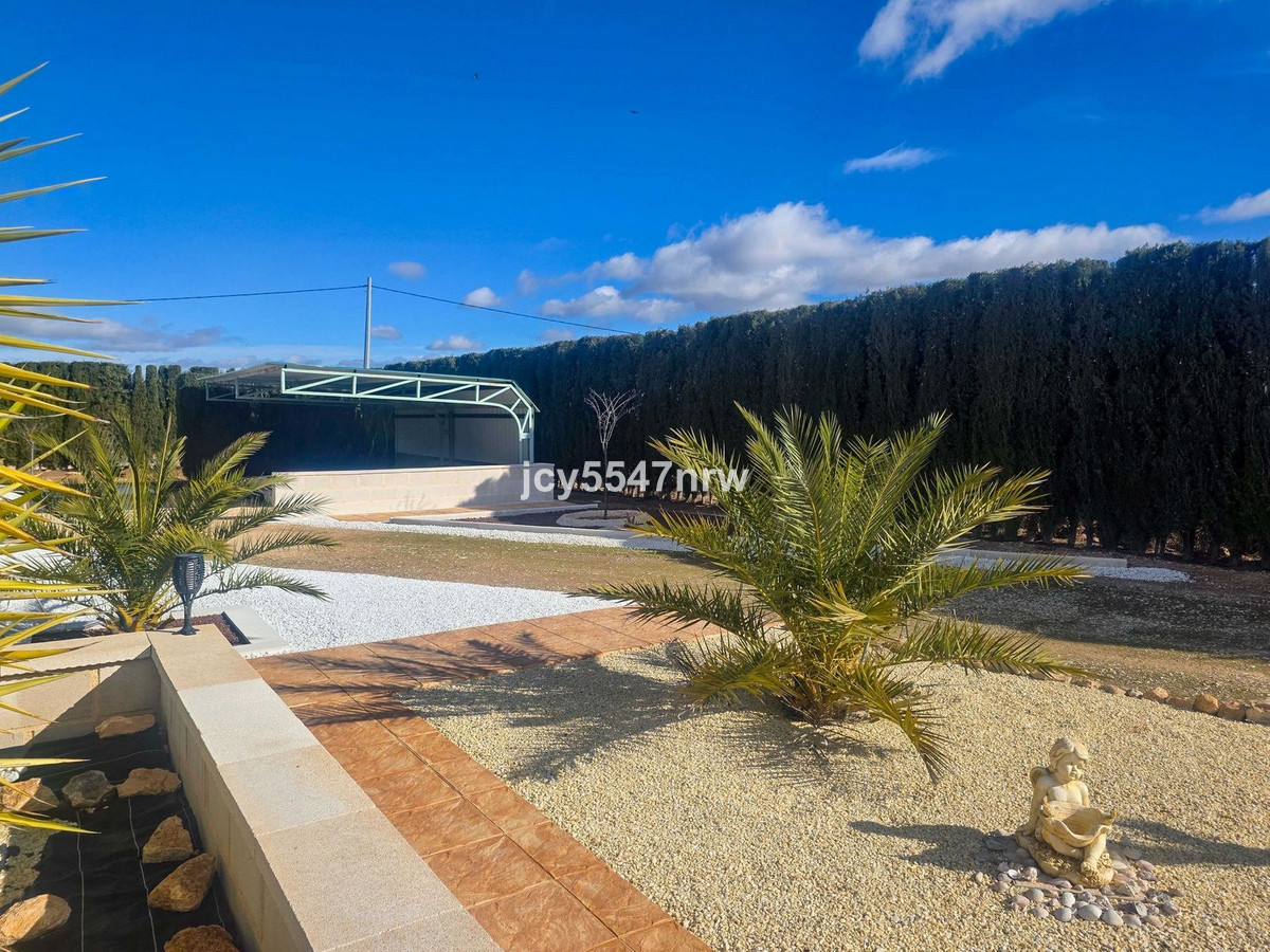 4 Bed Townhouse for sale in Pinoso Costa Blanca, Alicante, Spain