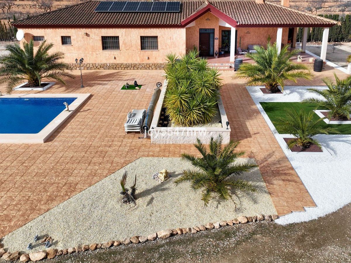4 Bed Townhouse for sale in Pinoso Costa Blanca, Alicante, Spain
