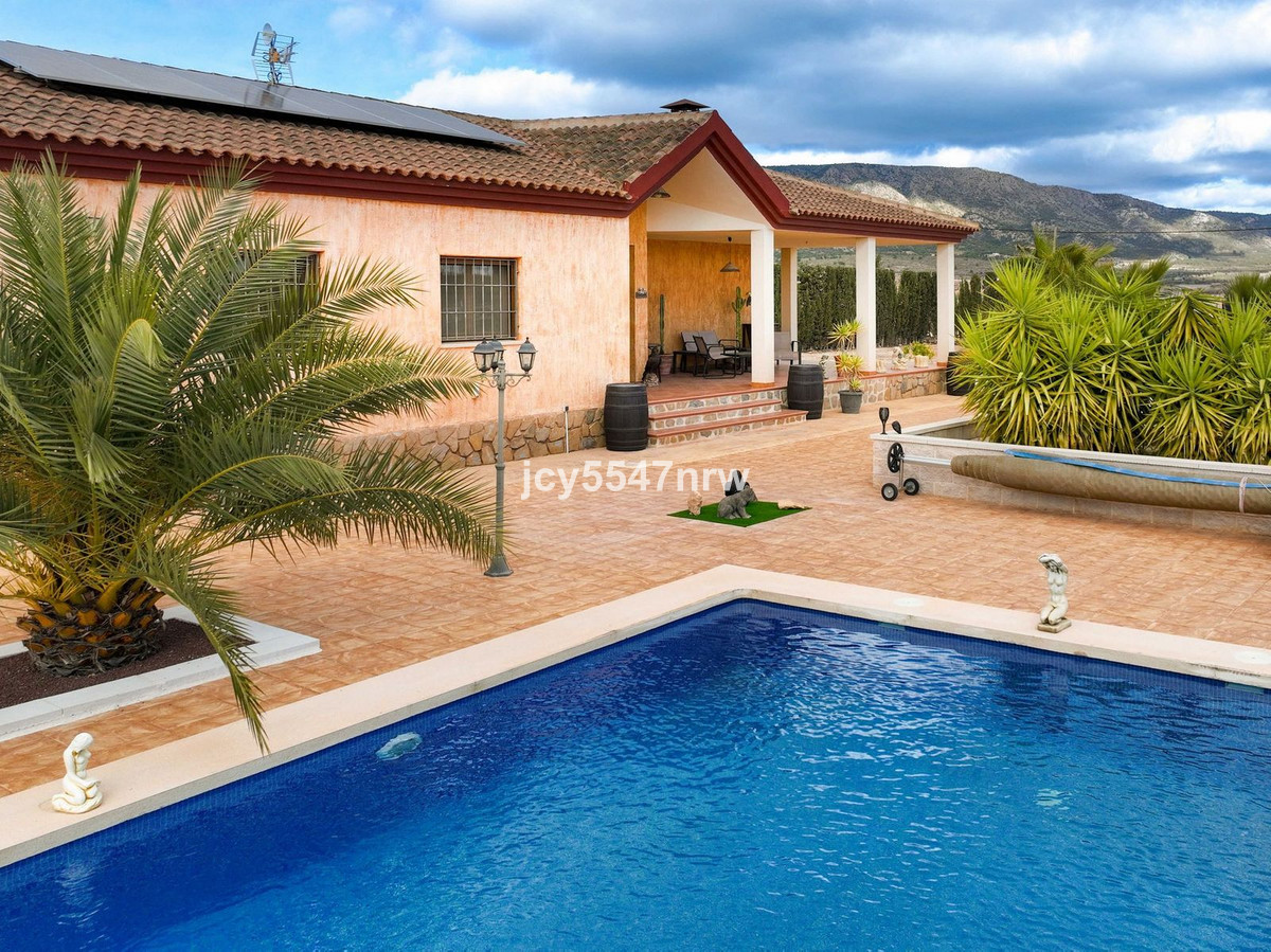 4 Bed Townhouse for sale in Pinoso Costa Blanca, Alicante, Spain