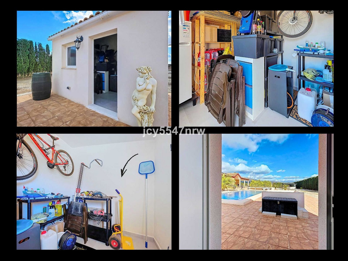 4 Bed Townhouse for sale in Pinoso Costa Blanca, Alicante, Spain