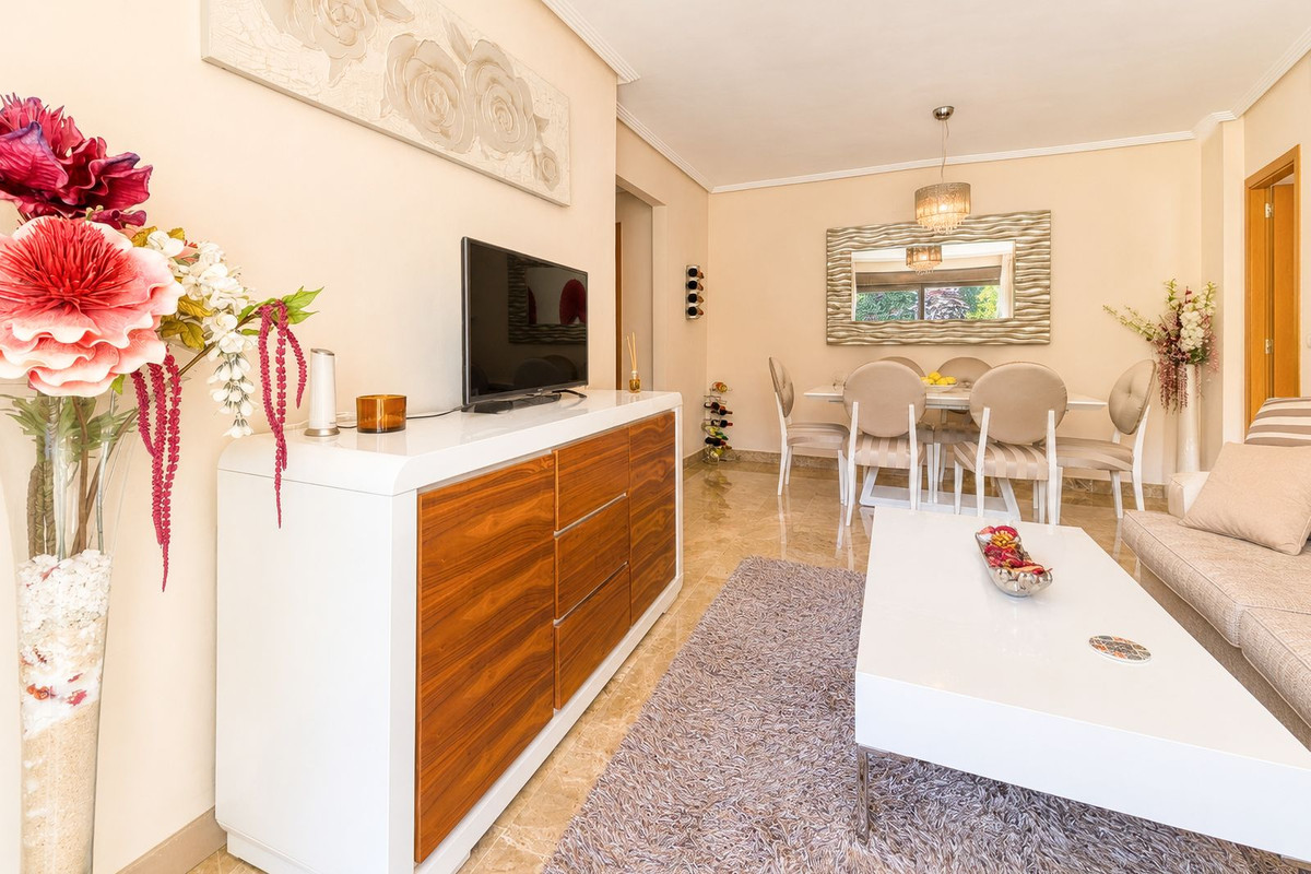 2 Bed Apartment for sale in Estepona Costa Del Sol, Málaga, Spain