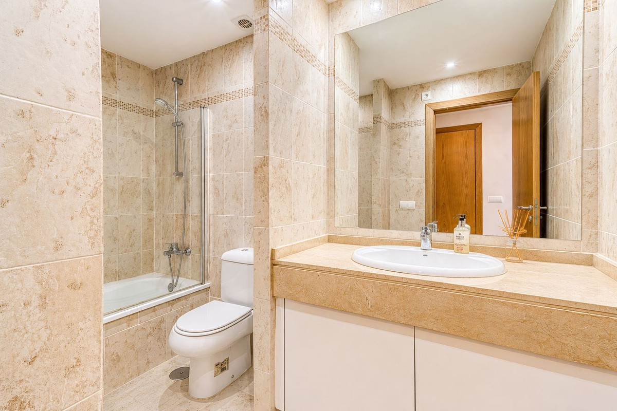 2 Bed Apartment for sale in Estepona Costa Del Sol, Málaga, Spain
