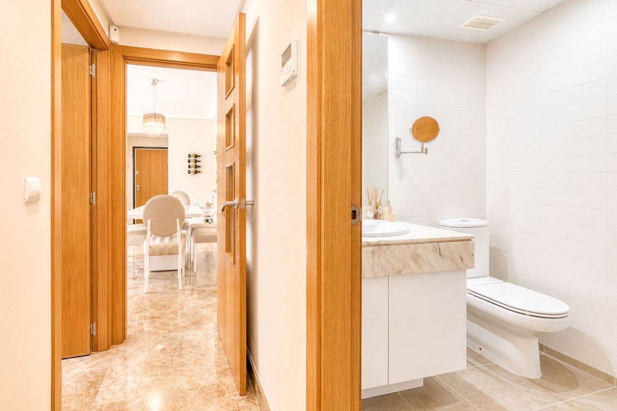 2 Bed Apartment for sale in Estepona Costa Del Sol, Málaga, Spain