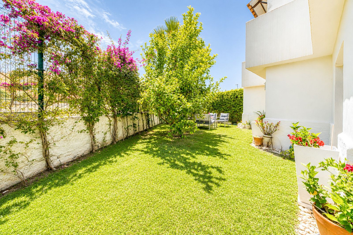 2 Bed Apartment for sale in Estepona Costa Del Sol, Málaga, Spain