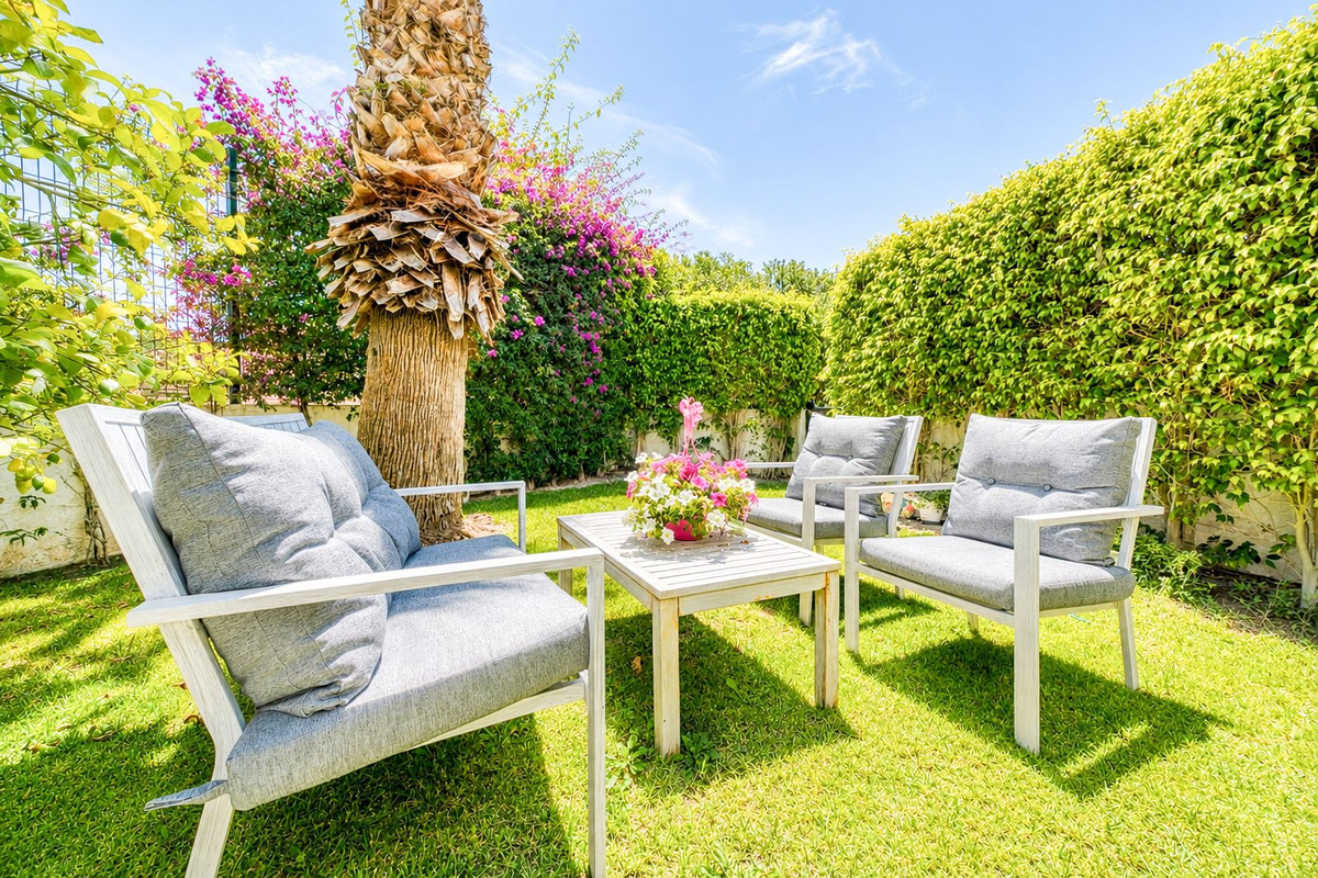 2 Bed Apartment for sale in Estepona Costa Del Sol, Málaga, Spain