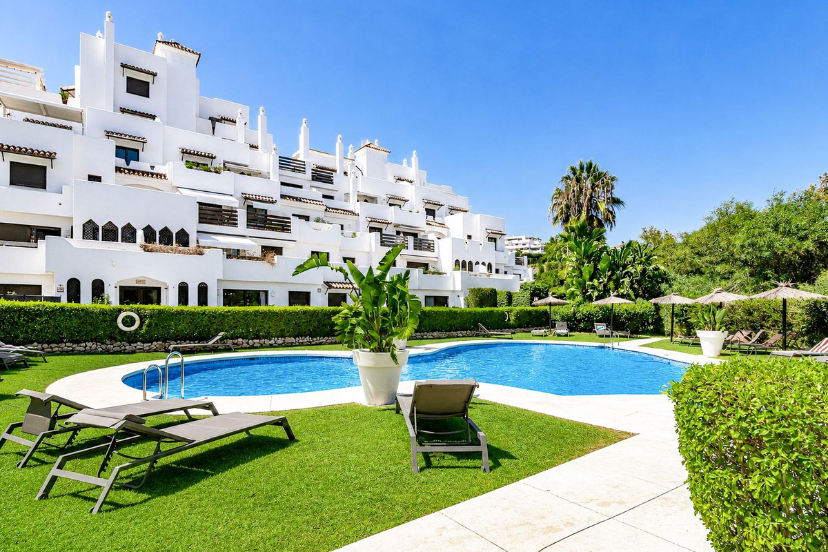 2 Bed Apartment for sale in Estepona Costa Del Sol, Málaga, Spain
