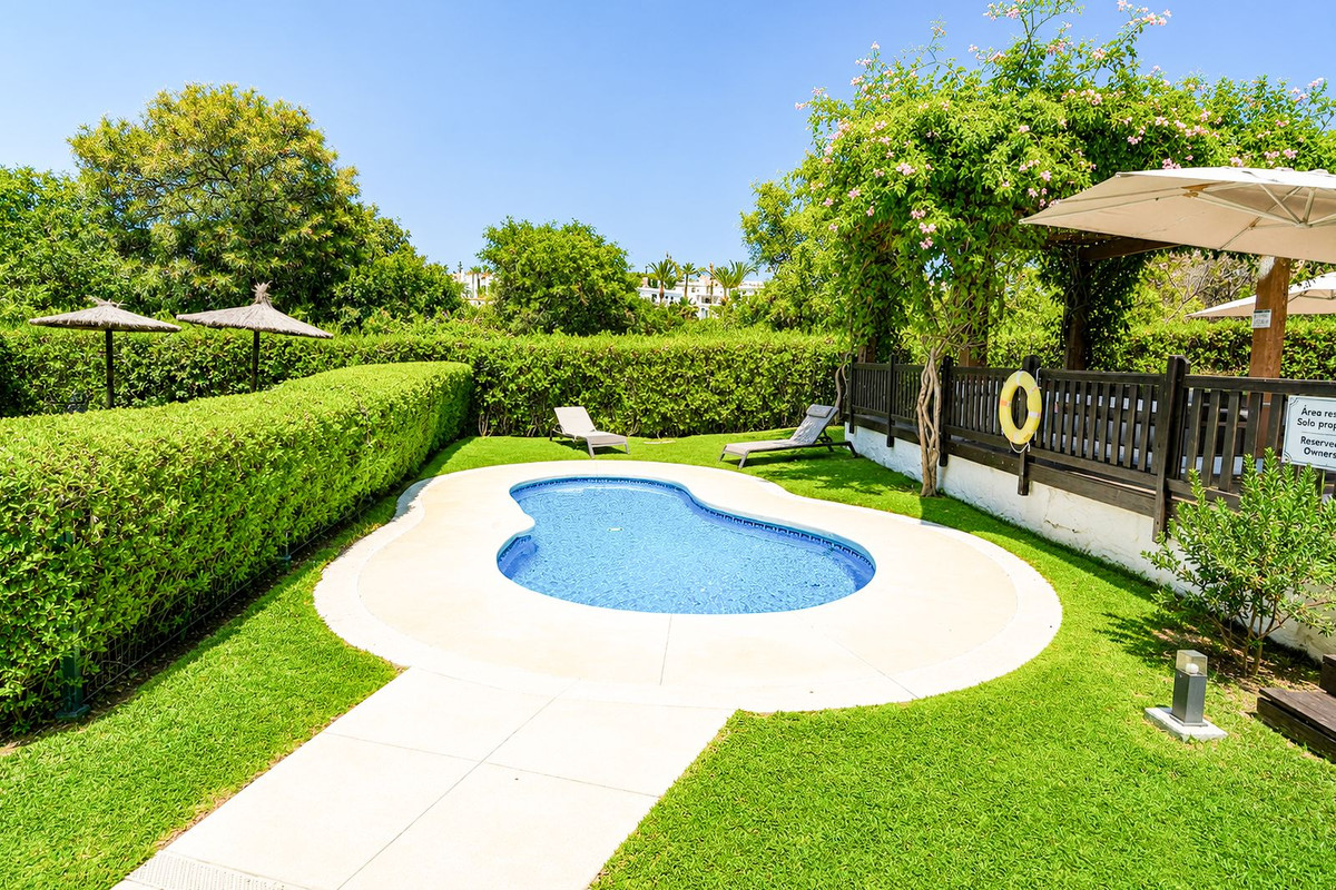 2 Bed Apartment for sale in Estepona Costa Del Sol, Málaga, Spain