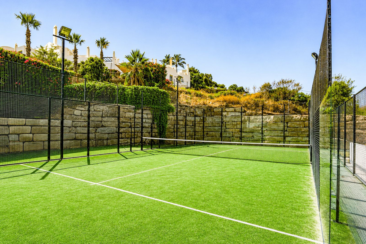 2 Bed Apartment for sale in Estepona Costa Del Sol, Málaga, Spain