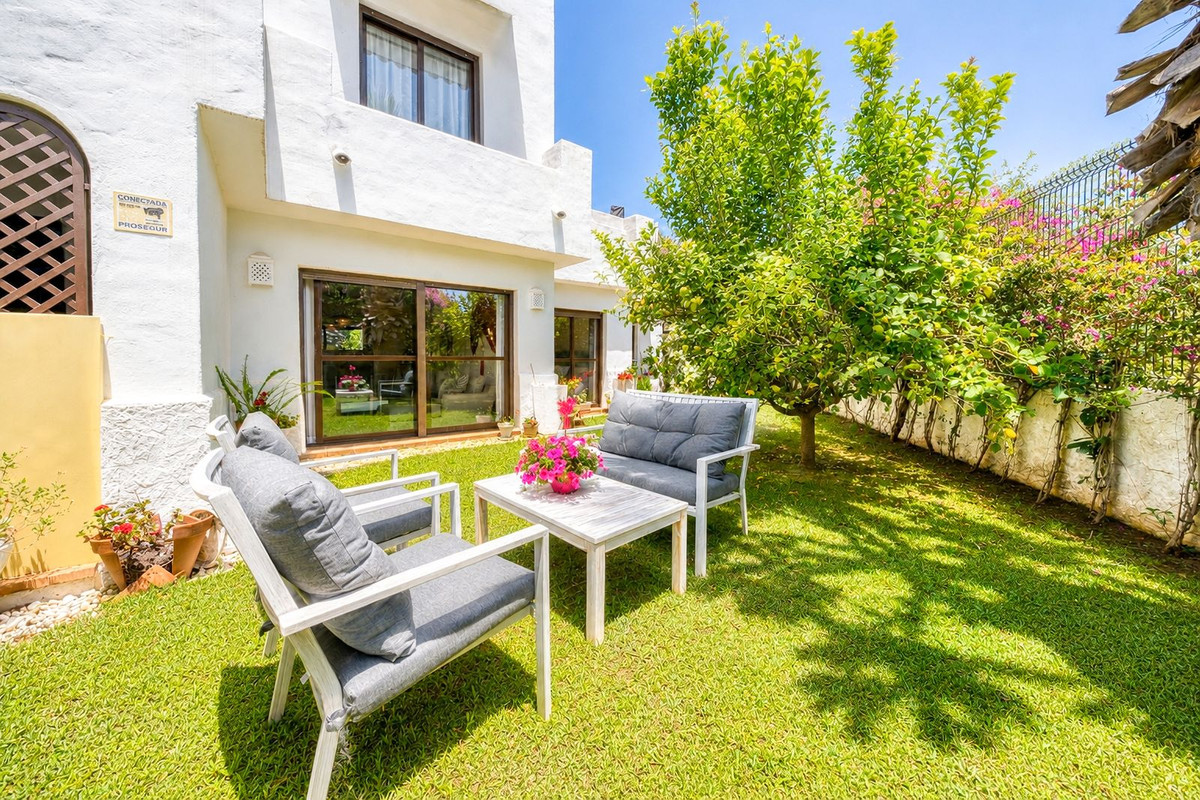 2 Bed Apartment for sale in Estepona Costa Del Sol, Málaga, Spain
