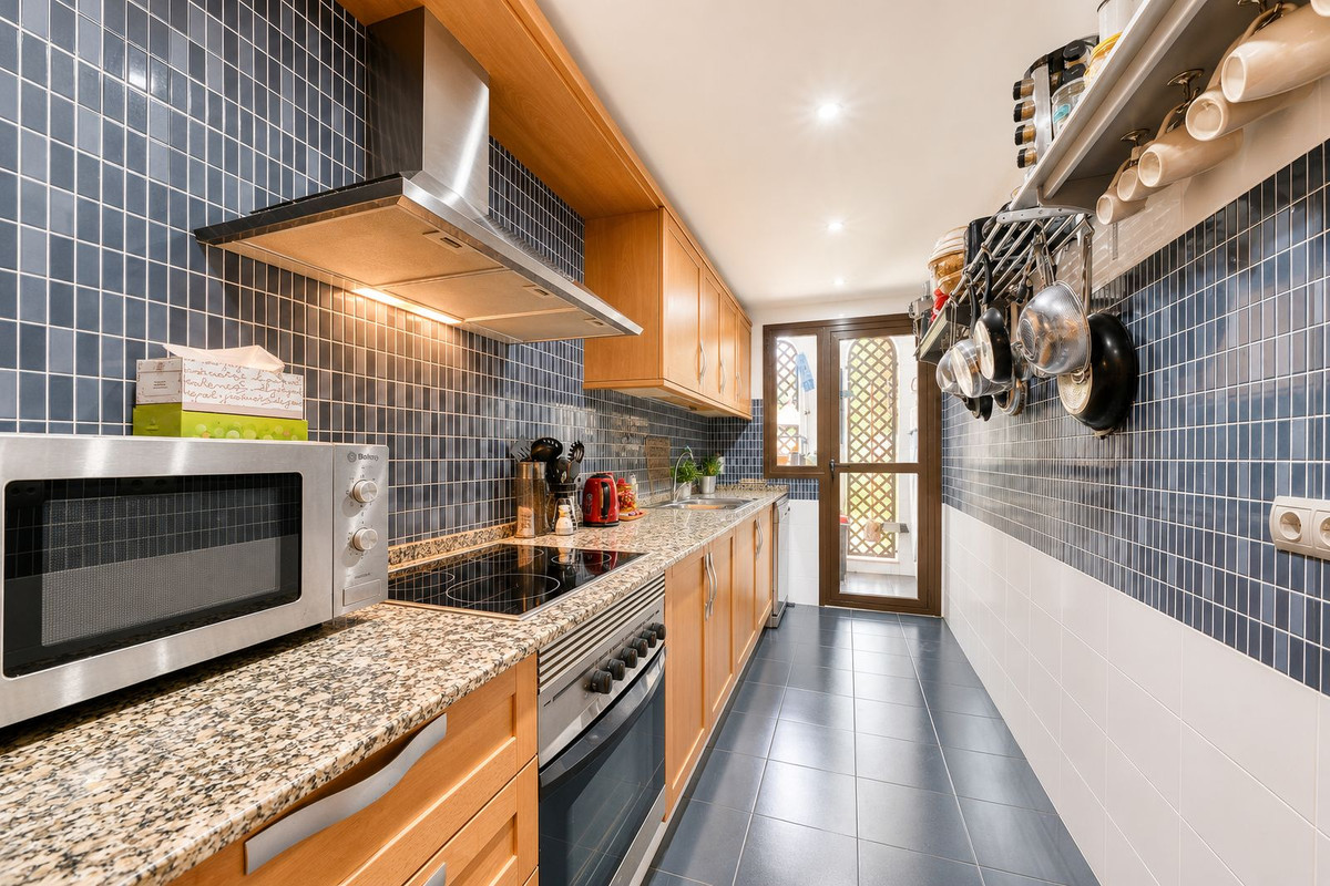 2 Bed Apartment for sale in Estepona Costa Del Sol, Málaga, Spain