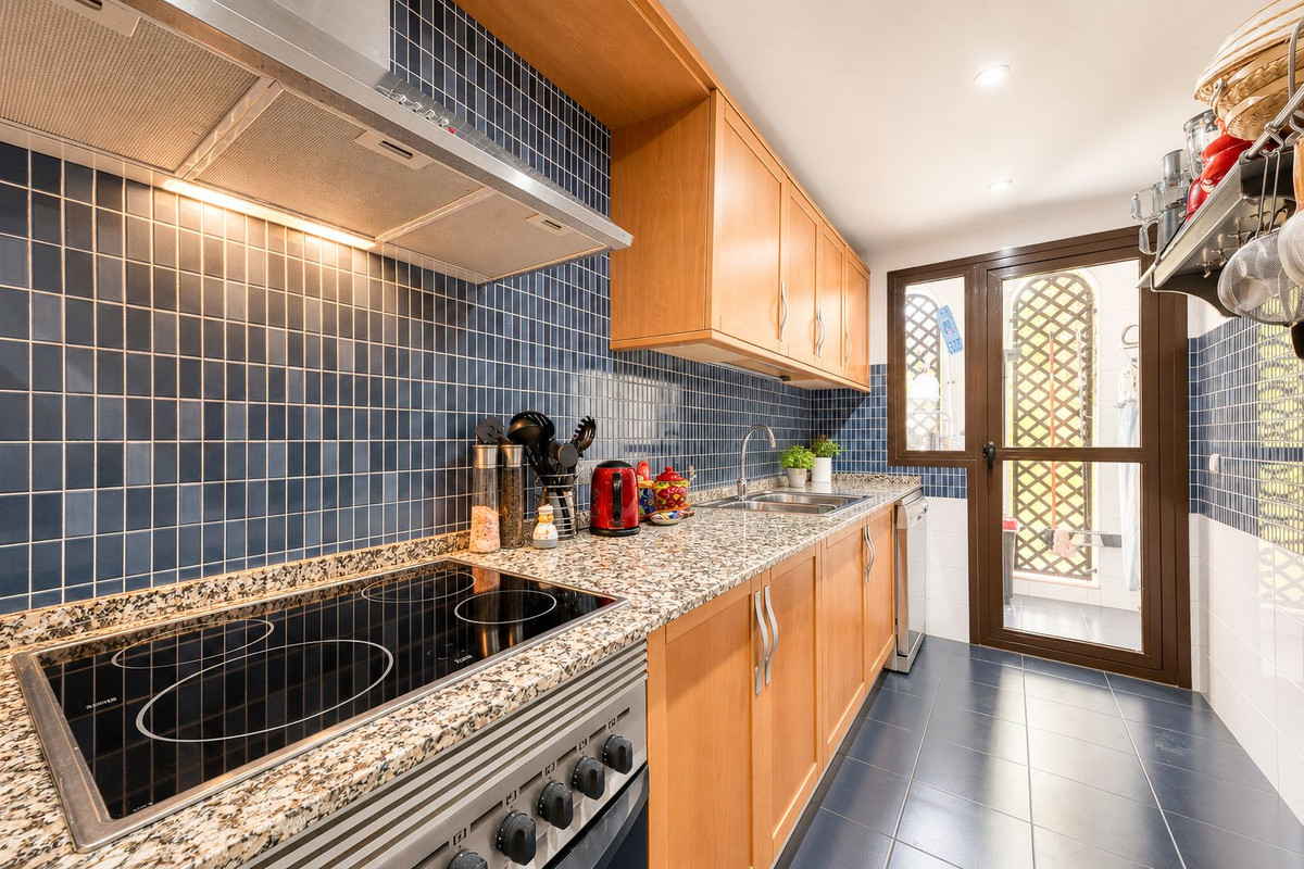 2 Bed Apartment for sale in Estepona Costa Del Sol, Málaga, Spain