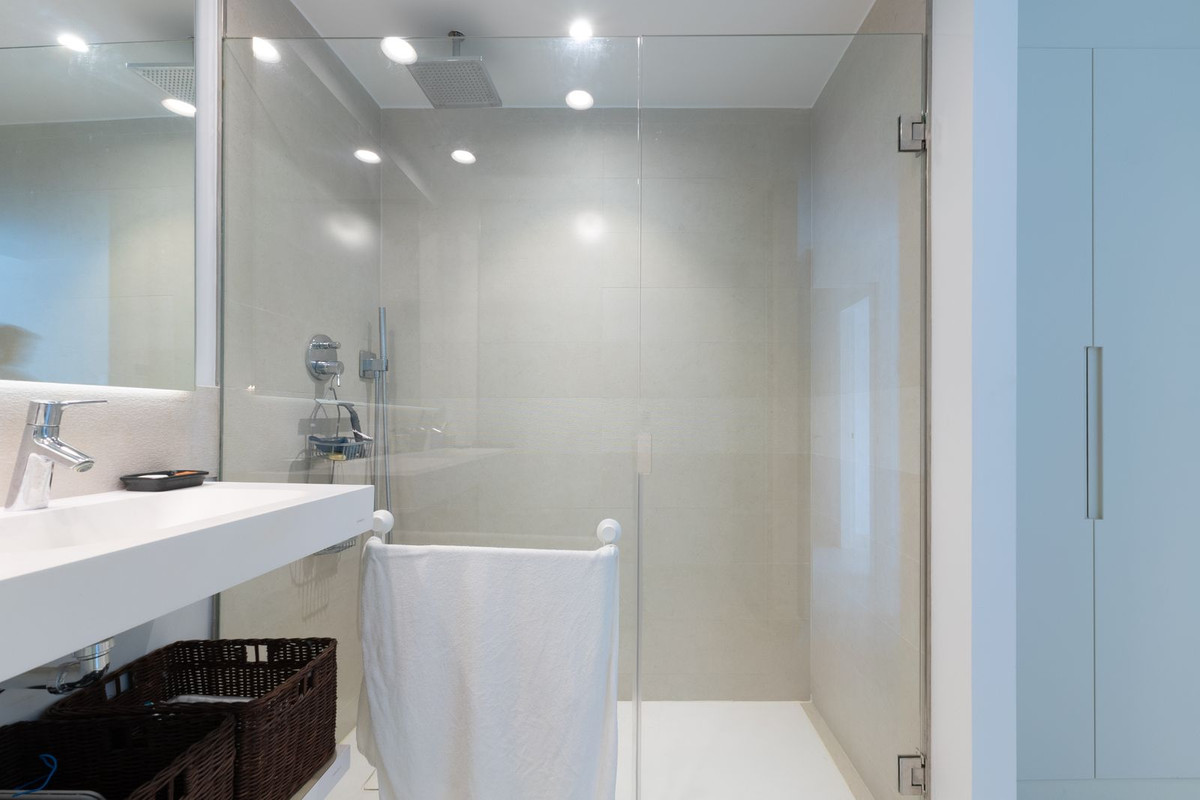 2 Bed Apartment for sale in Higueron Costa Del Sol, Málaga, Spain