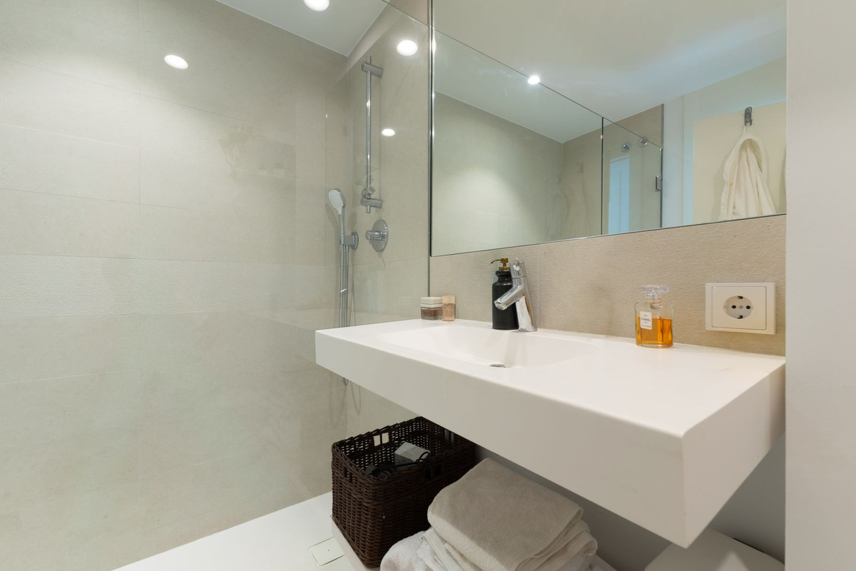 2 Bed Apartment for sale in Higueron Costa Del Sol, Málaga, Spain