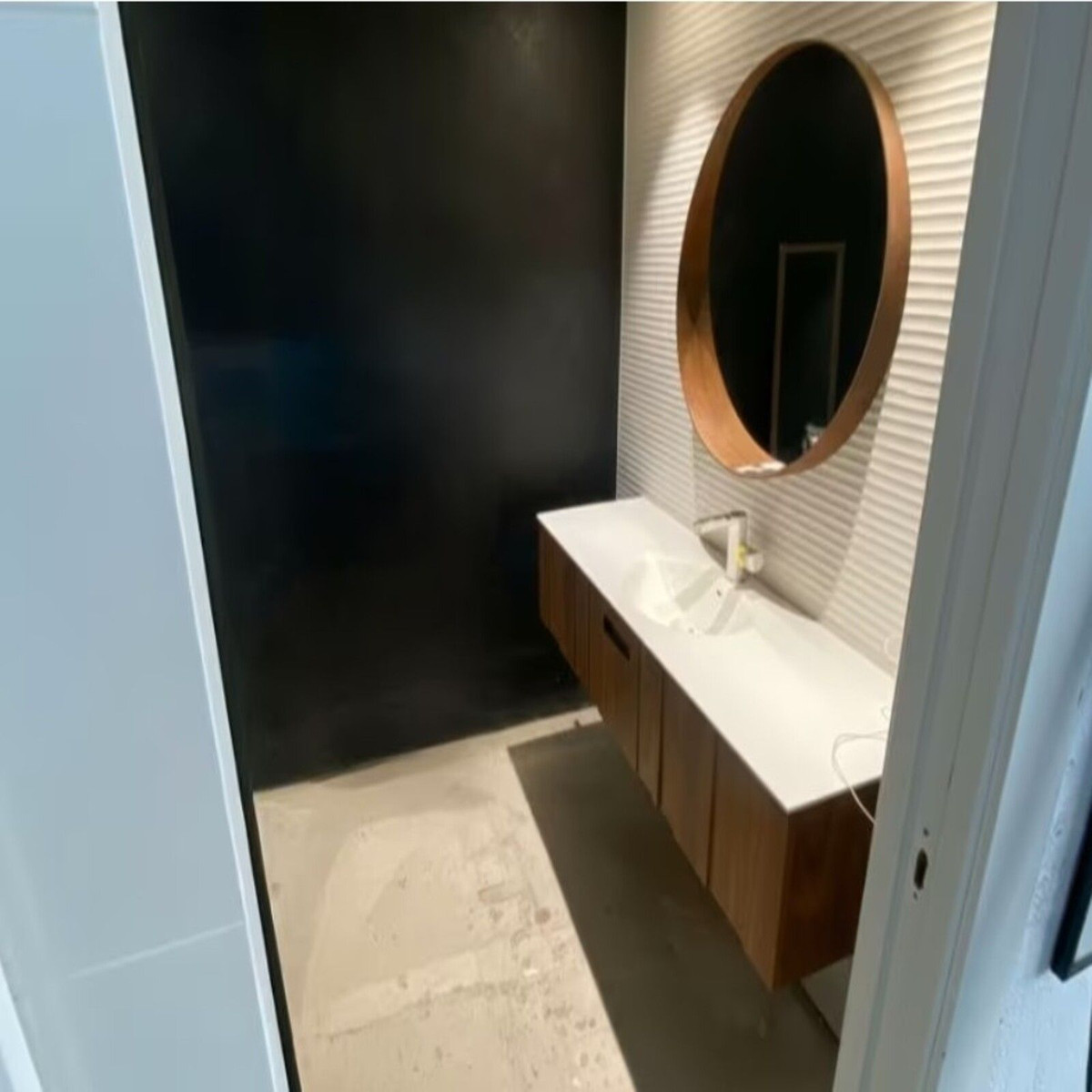 Commercial unit for sale in Marbella Costa Del Sol, Málaga, Spain