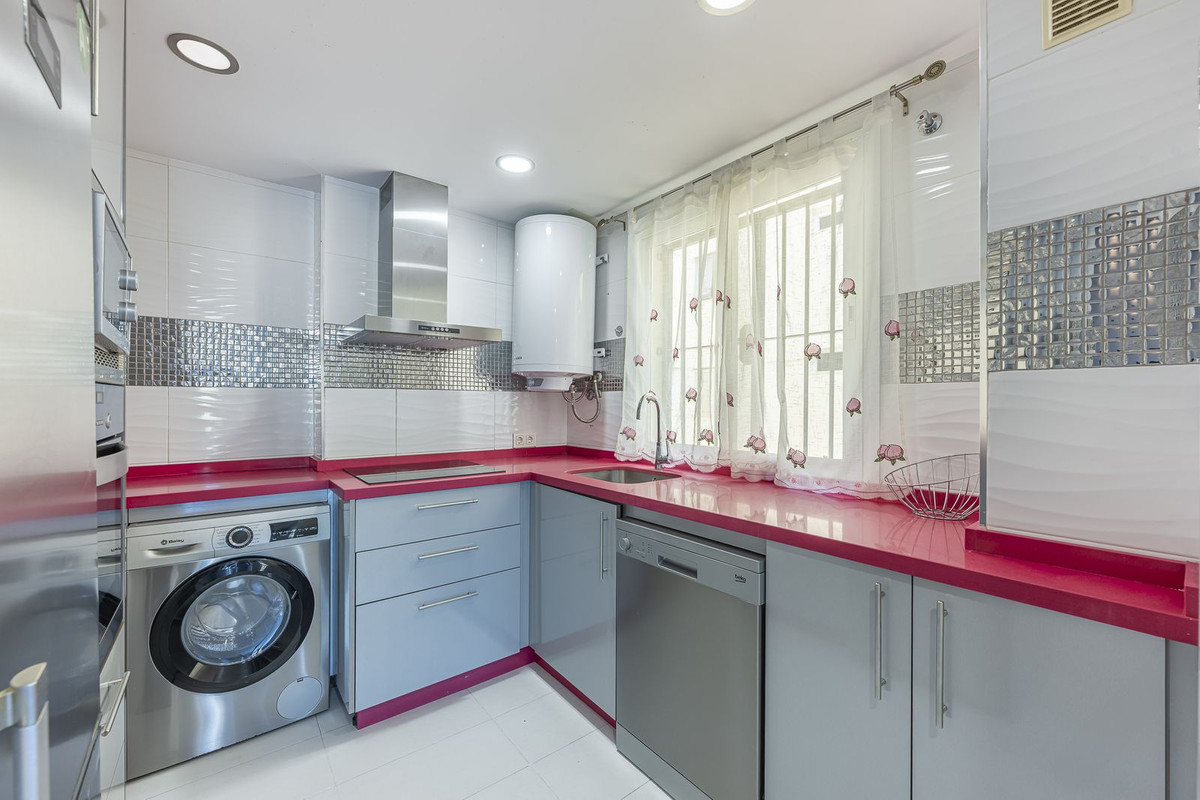 Se vende Apartamento Planta Media de 3 dormitorios en Costa Del Sol, Málaga, España