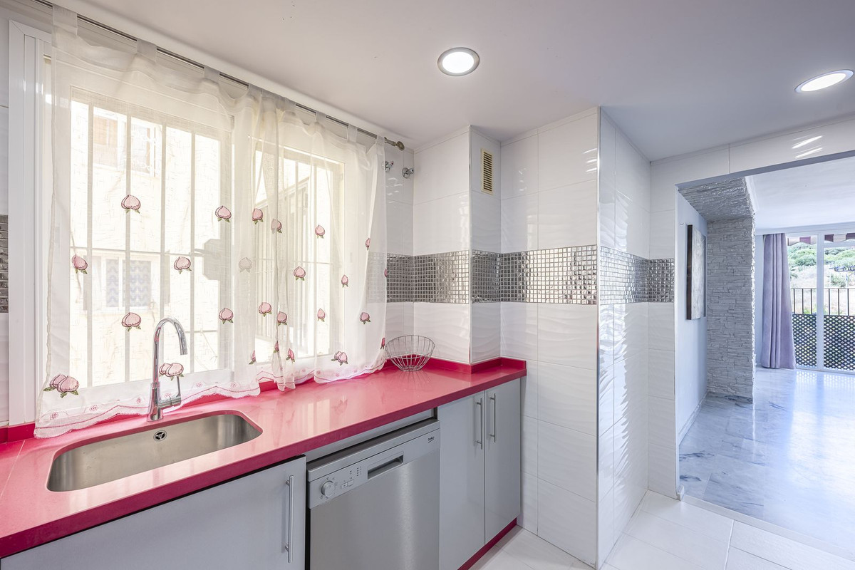 Se vende Apartamento Planta Media de 3 dormitorios en Costa Del Sol, Málaga, España