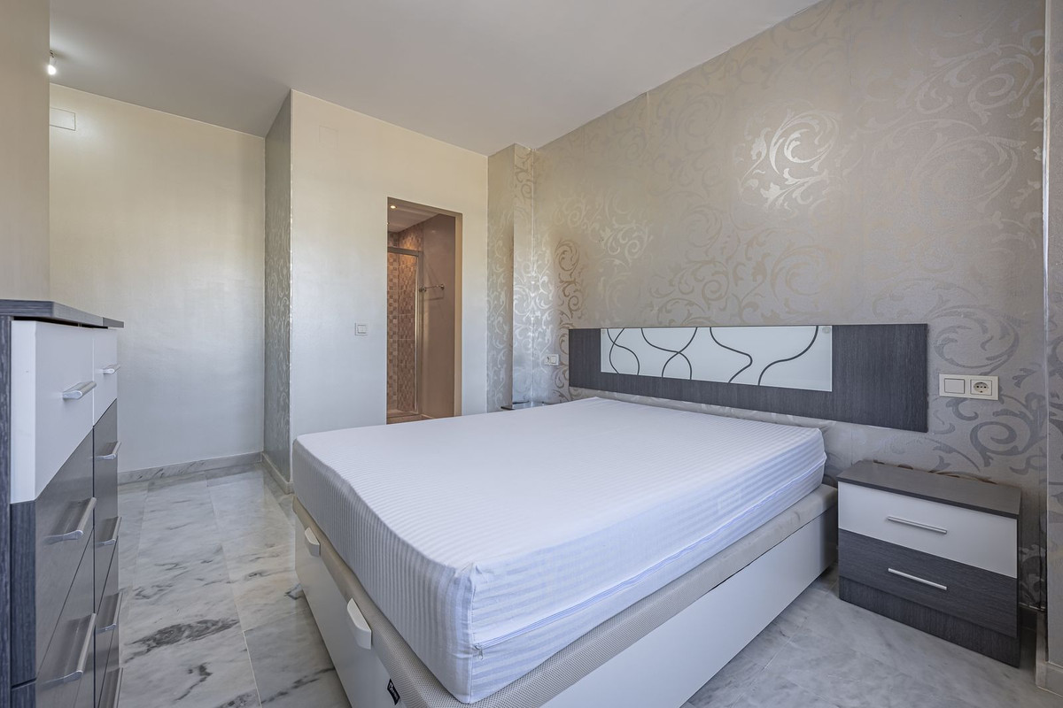 Se vende Apartamento Planta Media de 3 dormitorios en Costa Del Sol, Málaga, España