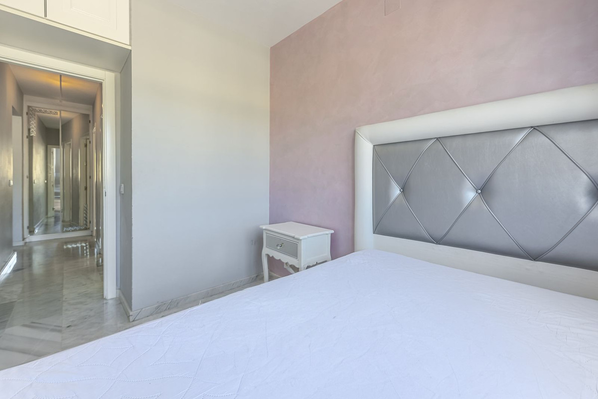 Se vende Apartamento Planta Media de 3 dormitorios en Costa Del Sol, Málaga, España