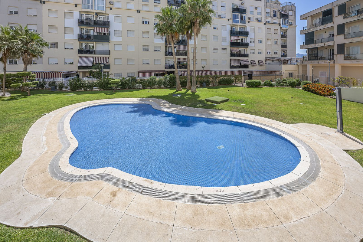 Se vende Apartamento Planta Media de 3 dormitorios en Costa Del Sol, Málaga, España