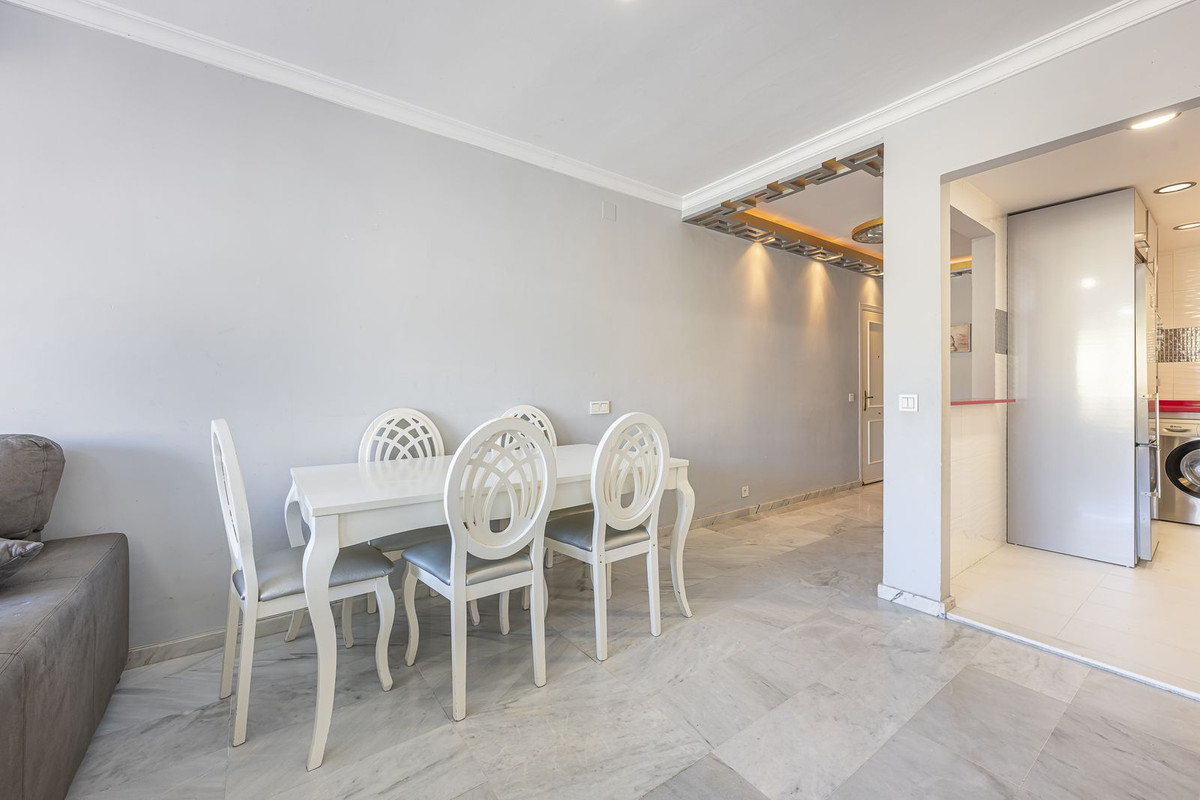 Se vende Apartamento Planta Media de 3 dormitorios en Costa Del Sol, Málaga, España