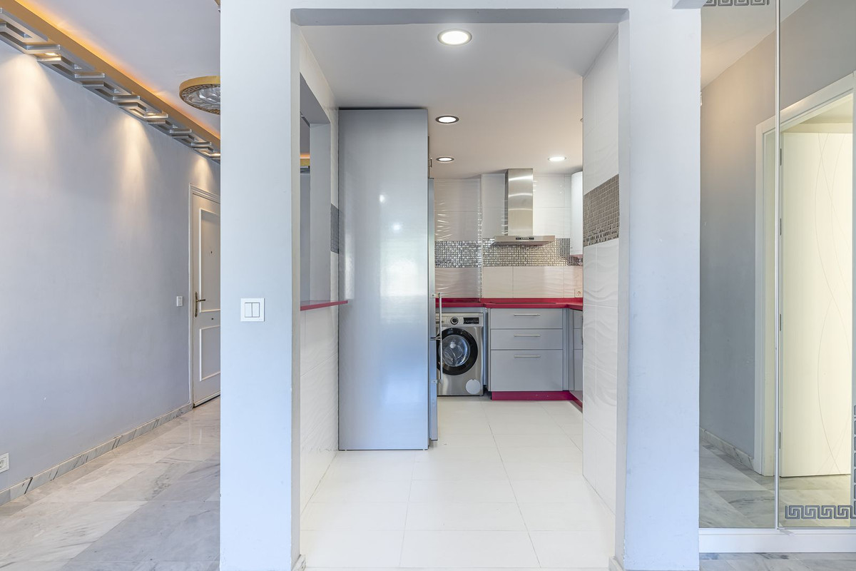 Se vende Apartamento Planta Media de 3 dormitorios en Costa Del Sol, Málaga, España
